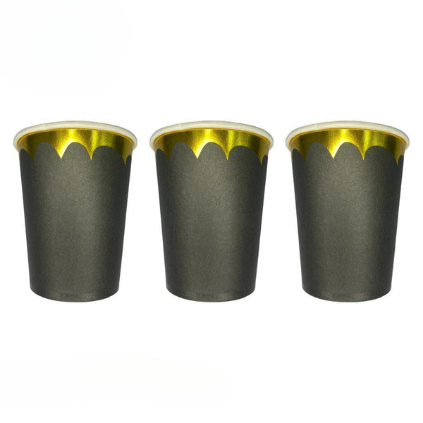 vaso negro con borde dorado